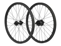 Pride Racing "Wave / Matrix" BMX Race Laufräder - 20 Zoll / 451, Carbon, Disc, 10mm Achse Pride Racing "Wave / Matrix" BMX Race Laufräder - 20 Zoll / 451, Carbon, Disc, 10mm Achse