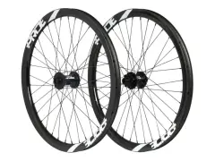 Pride Racing "Gravity Gloss Disc - Fusion 20/15mm" BMX Race Laufräder - 24 Zoll / Carbon / Disc Pride Racing "Gravity Gloss Disc - Fusion 20/15mm" BMX Race Laufräder - 24 Zoll / Carbon / Disc