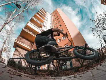 Robin Kachfi - Barcelona BMX Vlog Part 2 Robin Kachfi - Barcelona BMX Vlog Part 2