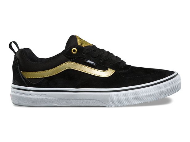 vans total black